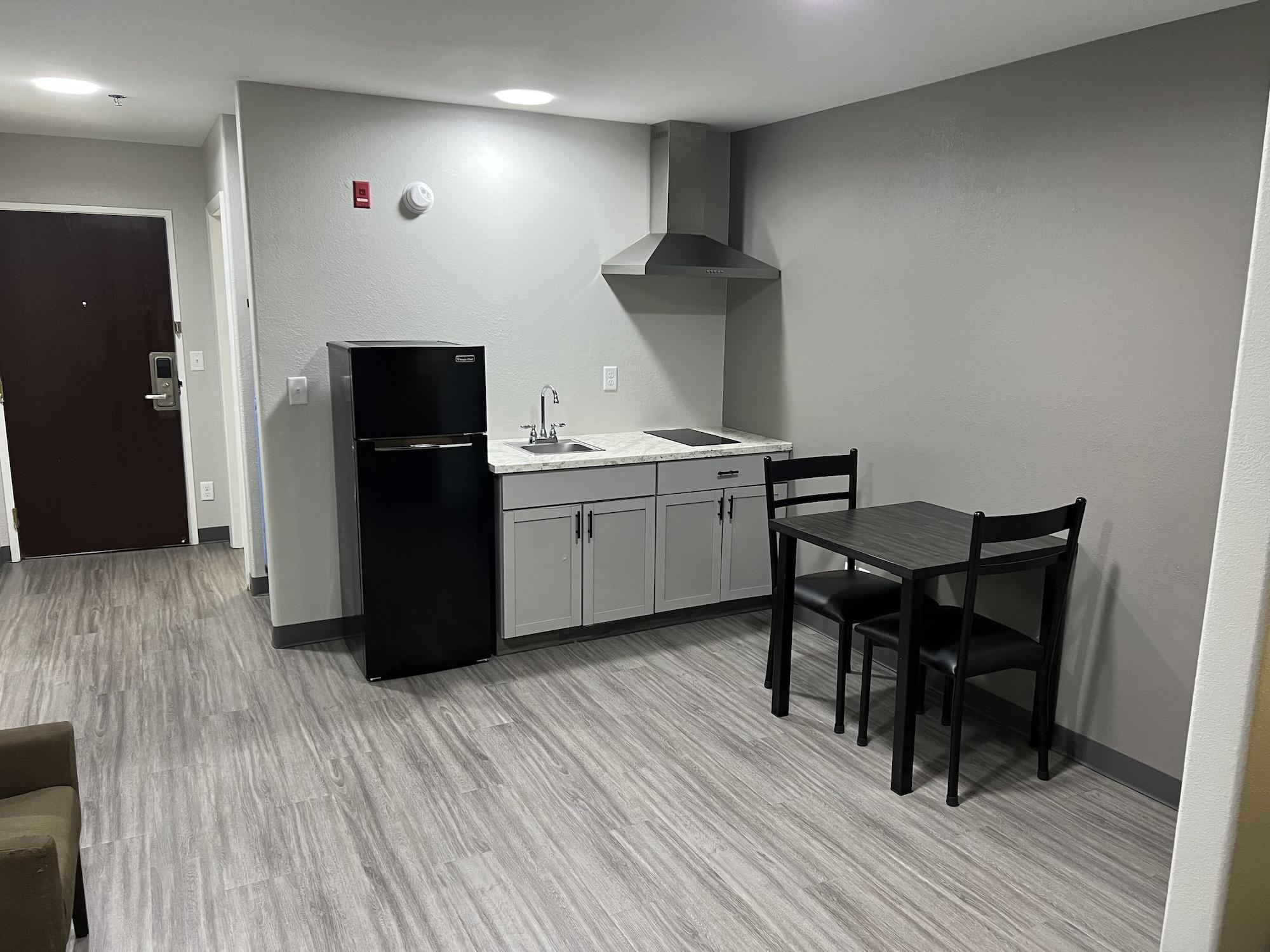 Super 8 By Wyndham Lake Charles/Sulphur מראה חיצוני תמונה